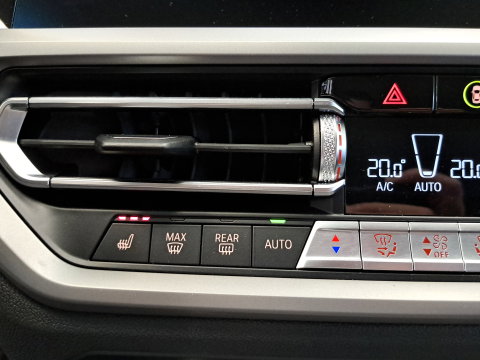 BMW 3 Serie 318i Executive Navigatie Clima Cruise PDC LM 157 PK! 24 Maanden garantie* (Vraag naar de voorwaarden)