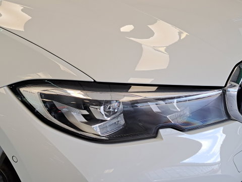 BMW 3 Serie 318i Executive Navigatie Clima Cruise PDC LM 157 PK! 24 Maanden garantie* (Vraag naar de voorwaarden)