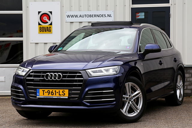 Audi Q5 - 55 TFSI e 367PK Plug in S-Line Quattro Competition*Perfect Audi Onderh.*BTW*1ste Eig!*Luchtvering/Panodak/Head-Up/Elek. Trekhaak/Keyless Entry+Go/S-Line Sportstoelen/Stoelverw./LED/DAB/19 inch LM*