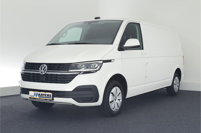 Volkswagen Transporter - 2.0 TDI 150pk DSG L2H1 30 Highline LED Trekhaak Camera Standkachel Navigatie Stoelverwarming