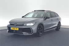 Volkswagen Passat - Variant 1.5 eTSI 150pk DSG R-Line Business Black Style Trekhaak Camera Panoramadak Massage Stoelverwarming Navigatie