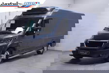 Peugeot Boxer - 2.0 BlueHDI 165 pk L4H2 Koel-Vries Auto Dag/Nacht Navi, Camera, Trekhaak, Airco, Sidebars, 3-Zits