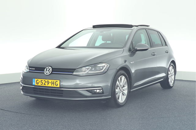 Volkswagen Golf - 1.5 TSI 130pk H6 Comfortline Business Virtual Cockpit Led Panoramadak Stoelverwarming Navigatie