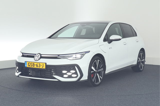 Volkswagen Golf - 1.5 272pk eHybrid GTE (120km) Trekhaak 360Camera Stoelverwarming IQ.Light Virual Cockpit Navigatie