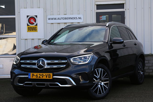 Mercedes-Benz GLC - 300e Plug in hybride PHEV 4MATIC Luxury*NL-Auto*Perfect MB Onderh.*1ste Eig*Elek. Trekhaak/Elek. Klep/Digi.Klokken/Standkachel/Camera/Leder/Stoelverw./LED/DAB/Parkeersens.V+A/19 inch LM*