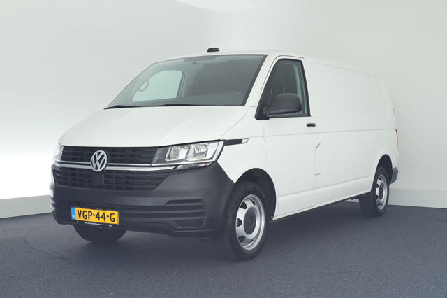 Volkswagen Transporter - 2.0 TDI 110pk L2H1 28 Trekhaak Navigatie Parkeersensoren