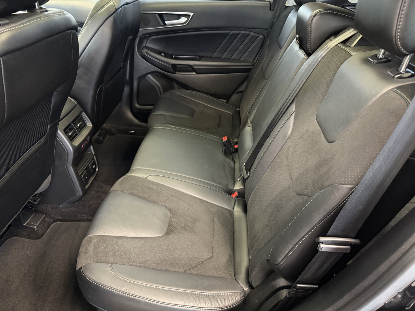 Ford Edge 2.0 TDCI Sport Automaat 210pk Panorama Navigatie El achterklep Cruise Control 18LMV
