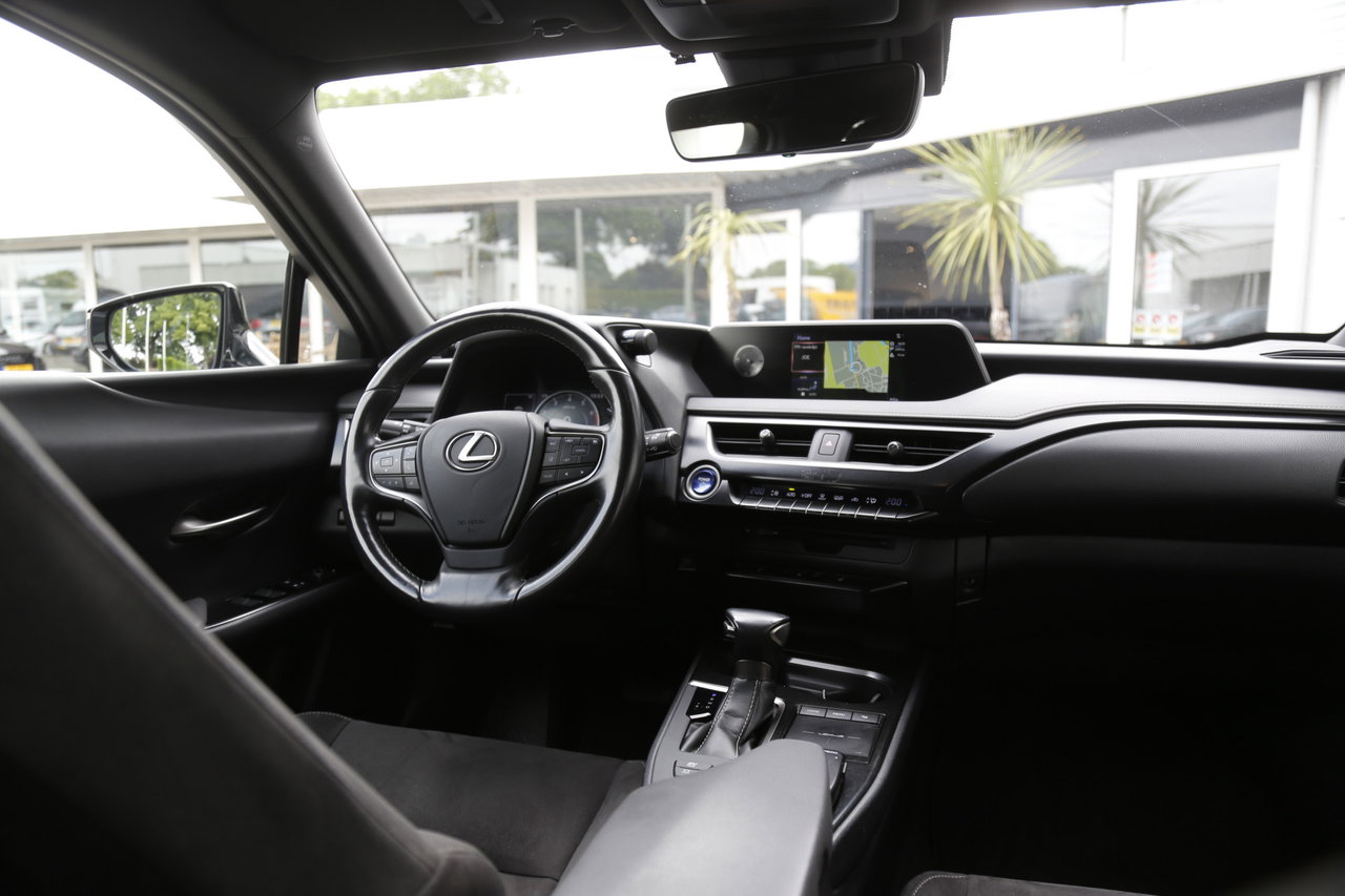 Lexus UX