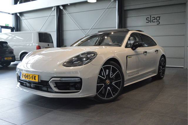 Porsche Panamera - Sport Turismo 4.0 Turbo S E-Hybrid pano Burmester Softclose !!