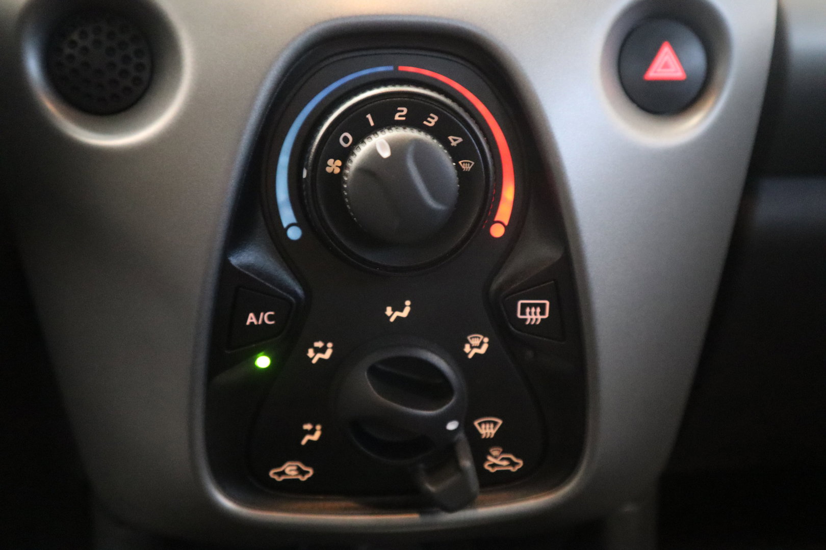 Toyota Aygo 1.0 VVT-i x-play limited Cabrio Carplay