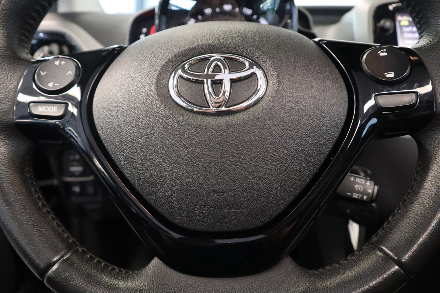 Toyota Aygo 1.0 VVT-i x-play limited Cabrio Carplay
