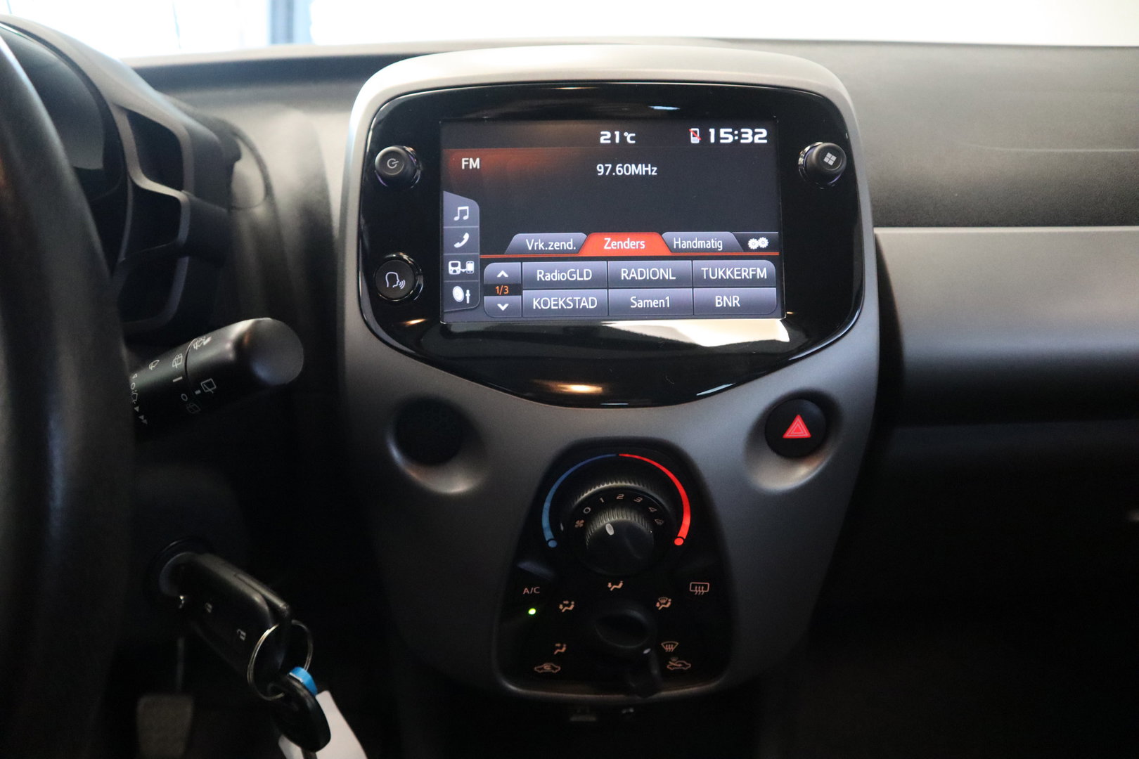 Toyota Aygo 1.0 VVT-i x-play limited Cabrio Carplay