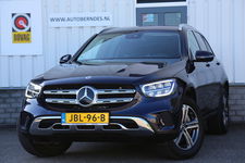 Mercedes-Benz GLC - 300e 4MATIC Plug in hybride PHEV*Perfect MB Onderh.*1ste Eig*Elek. Trekhaak/Digi. Cockpit/Sfeer/Keyless Entry+Go/Half Leder/Stoelverw./Camera/LED/Rijstrook/Rem.ass./Elek. Klep/Parkeersens.V+A/18 inch LM*