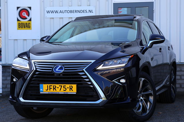 Lexus RX - 450h 4WD President Line*1ste Eig!*Fabrieksgarantie.t/m07-2028*Perfect Lexus Onderh.*Pano/Mark Lev./360Camera/Keyless/HUD/LED/Leder/Stoelverw.V+A/Stoelkoeling/Dodehoek/Rijstrook/Parkeersens.V+A/20 inch LM*