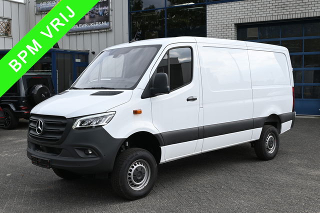 Mercedes-Benz Sprinter - 319 CDI L2H1 4x4 LED, Trekhaak, MBUX met camera en parkeerpakket