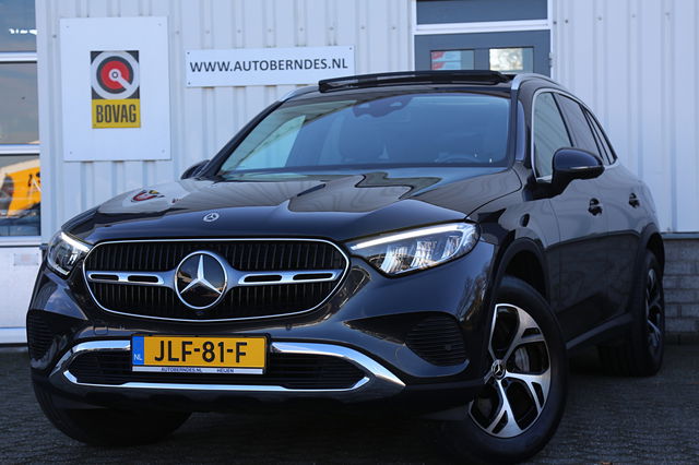 Mercedes-Benz GLC - 300e 4MATIC Plug in hybride PHEV*Perfect MB Onderh.*1ste Eig.*BTW*Luchtvering/Pano/Elek. Trekhaak/ACC/Stoelverw./Stuurverw./Dodehoek/LED/Camera/Apple Carplay-Android/Parkeersens.V+A/18 inch LM*