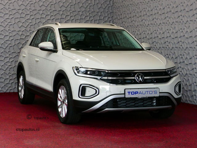 Volkswagen T-Roc - 1.5 TSI 150PK STYLE PLUS BI-TONE INTERIEUR ALCANTARA IQ. ELEK.KLEP ADAP.CRUISE VIR.COCKPIT CAMERA STOEL/STUUR VERW. 17''LMV 06/2024 ✅Top Auto's Wijchen✅ 170 Nieuwe en bijna nieuwe Auto's met : Benzine /  PHEV / Plug in hybrid / Hybrid / Mild hybrid / HEV 