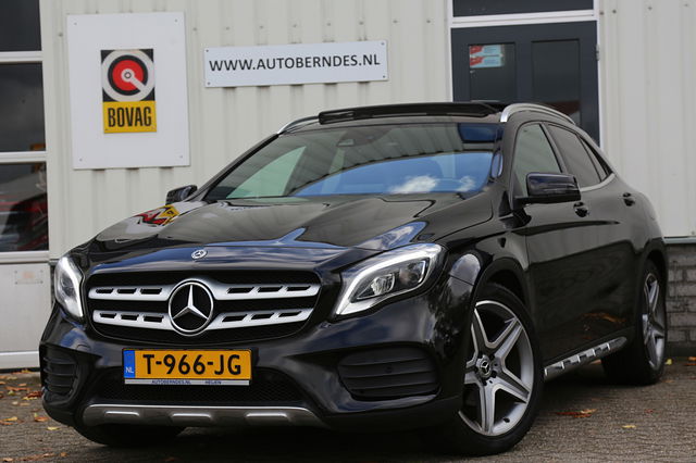 Mercedes-Benz GLA - 200 AMG Automaat*Perfect Onderh.*Pano/Sfeer/Half Leder/Stoelverw./LED/Camera/Cruise-Control/Aut. Parkeren./Parkeersens.V+A/19 inch LM*