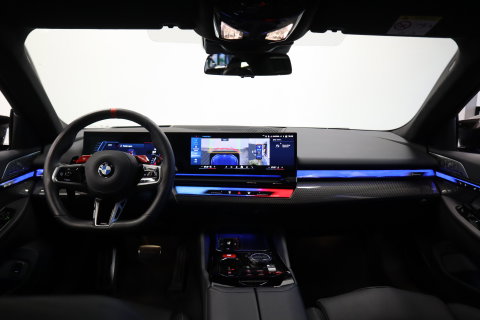 BMW M5 5-serie Carbon Pack Co-Pilot Live Cockpit  Professional 1st eigenaar NAP 24 Maanden garantie* (Vraag naar de voorwaarden)