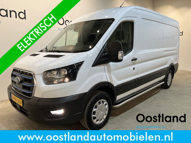 Ford E-Transit - 350 L3H2 Trend 68 kWh 184 PK / 100% Elektrisch !! / Airco / Cruise Control / CarPlay / Camera / Navigatie / 3-Zits / NIEUW !!