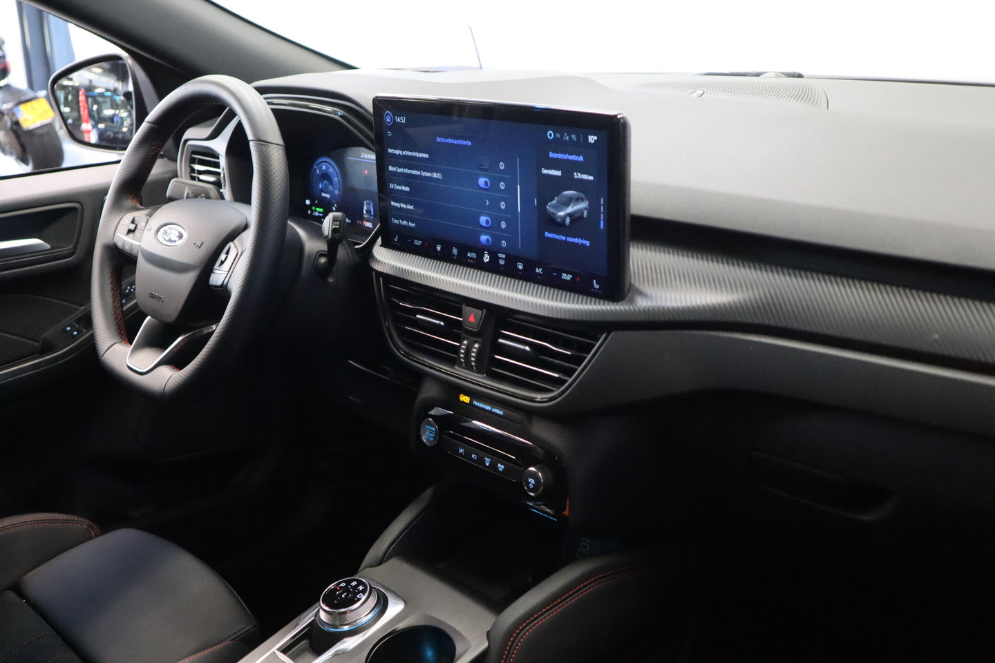 Ford Kuga 2.5 PHEV ST-Line X ACC/PDC 18LM Panoramadak Navi 360 Camera 24 Maanden garantie* (Vraag naar de voorwaarden)