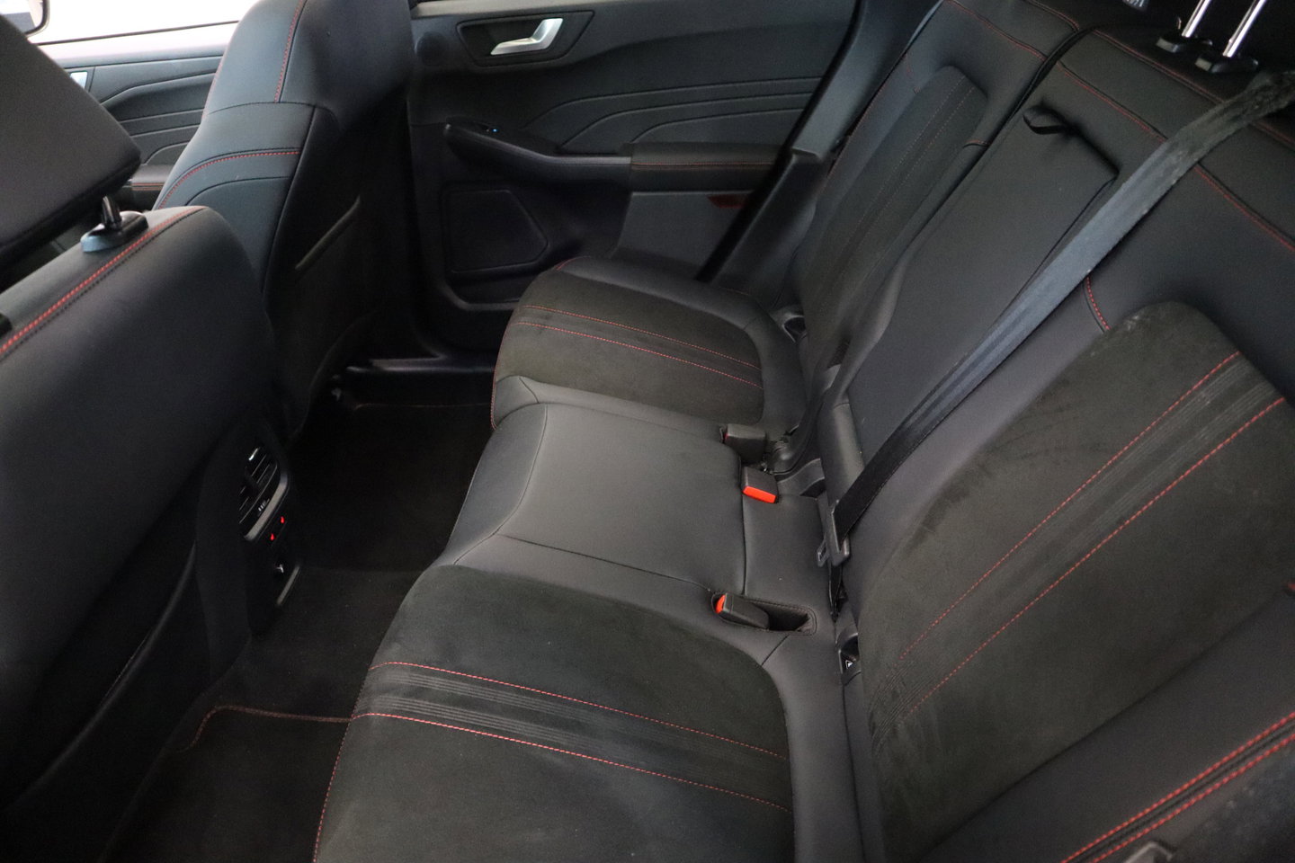 Ford Kuga 2.5 PHEV ST-Line X ACC/PDC 18LM Panoramadak Navi 360 Camera 24 Maanden garantie* (Vraag naar de voorwaarden)