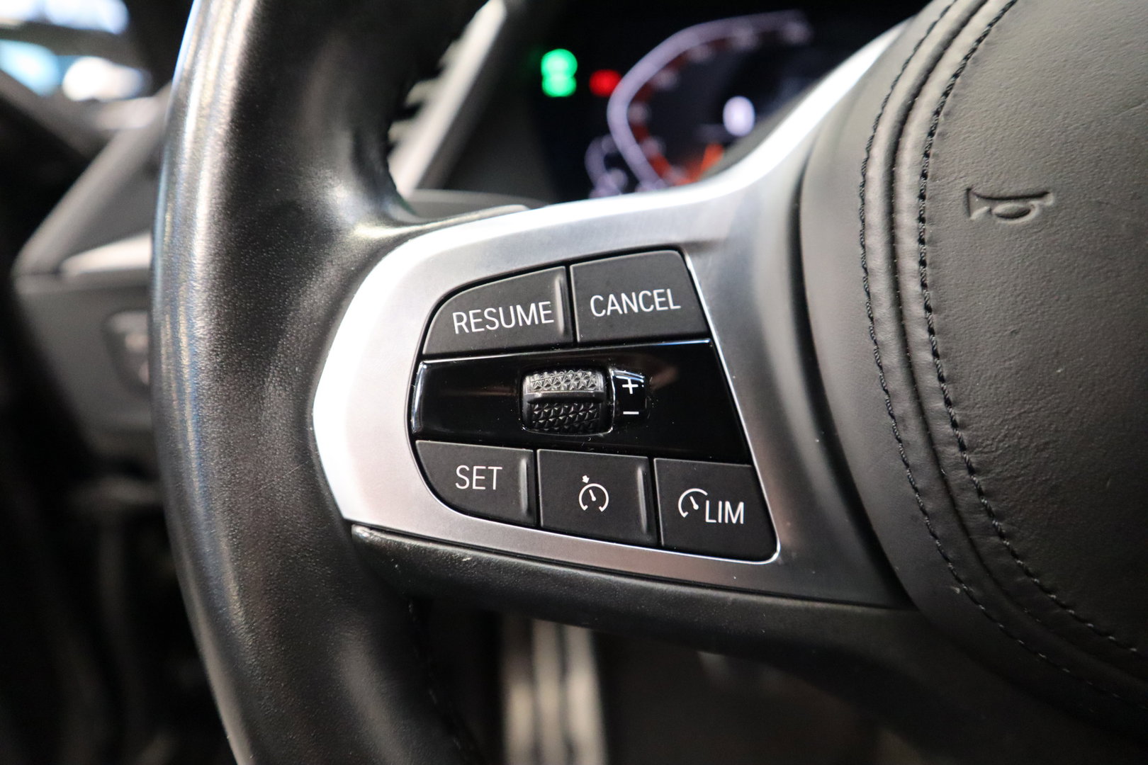 BMW 1 Serie 120i M-Sport Navigatie Full-led 24 Maanden garantie* (Vraag naar de voorwaarden)