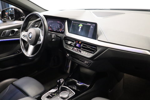 BMW 1 Serie 120i M-Sport Navigatie Full-led 24 Maanden garantie* (Vraag naar de voorwaarden)