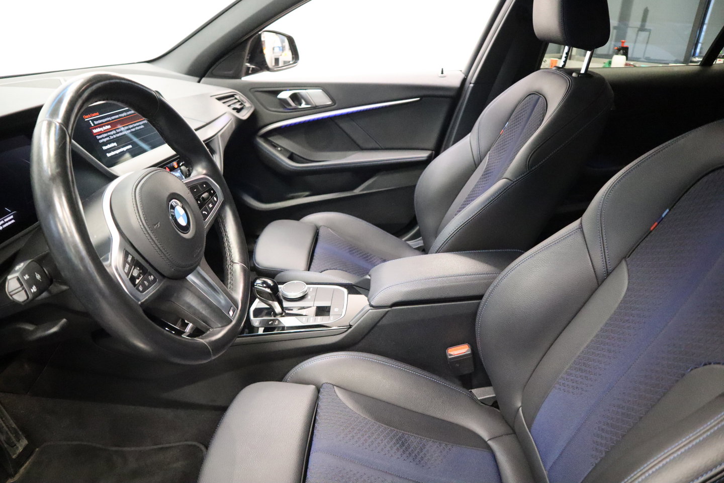 BMW 1 Serie 120i M-Sport Navigatie Full-led 24 Maanden garantie* (Vraag naar de voorwaarden)