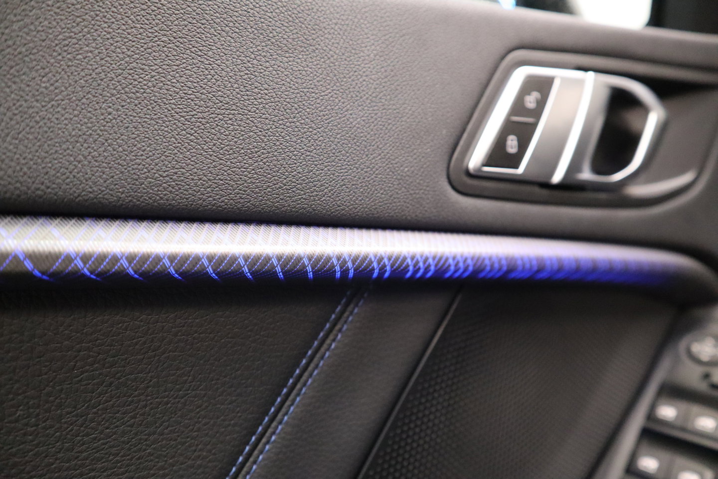 BMW 1 Serie 120i M-Sport Navigatie Full-led 24 Maanden garantie* (Vraag naar de voorwaarden)
