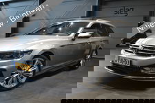 Volkswagen Passat - Variant 1.5 TSI x R-LINE navi leer pano trekhaak keyless 19 inch !!