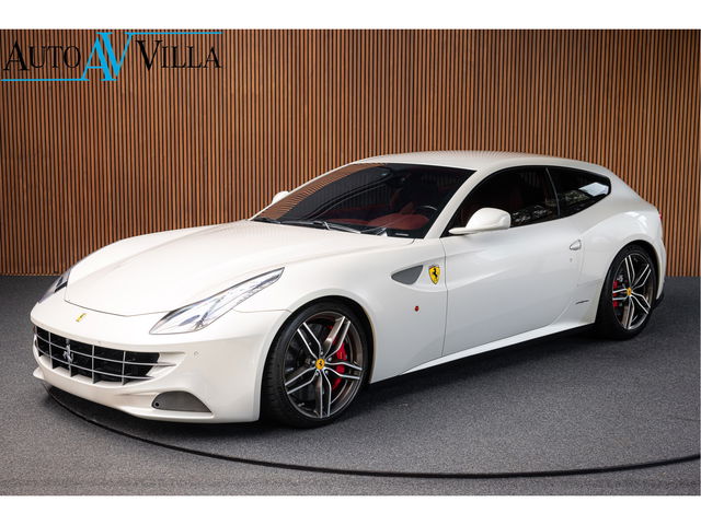 Ferrari FF - 6.3 V12 Carbon Camera Lift Passengerdisplay