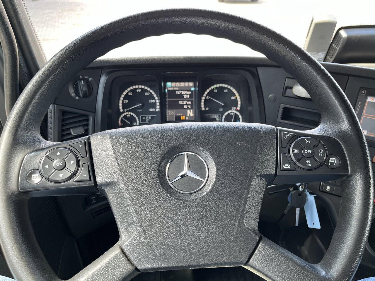 Mercedes-Benz ANTOS