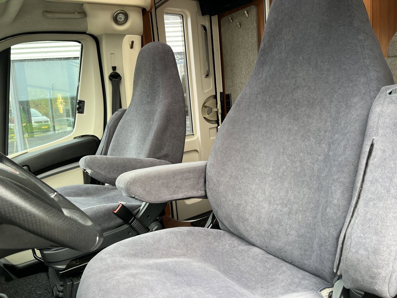Hymer T 568 SL TRAMP Automaat / Lengte bedden