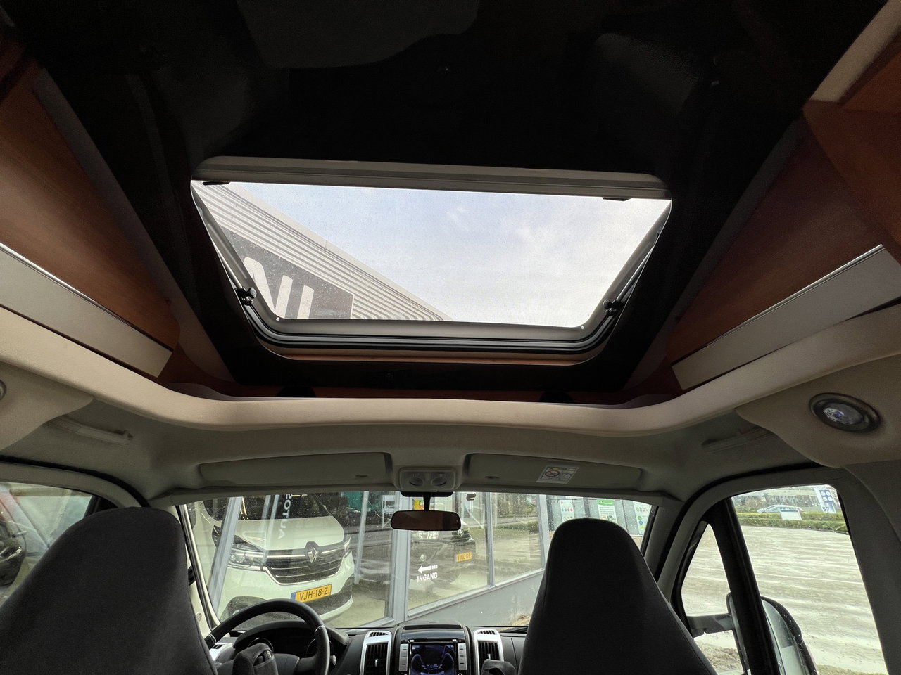 Hymer T 568 SL TRAMP Automaat / Lengte bedden