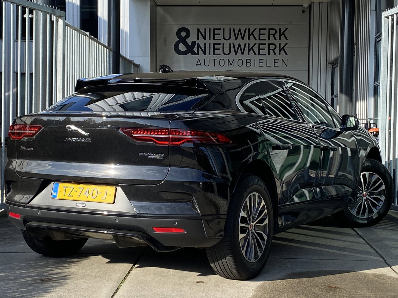 Jaguar I-PACE