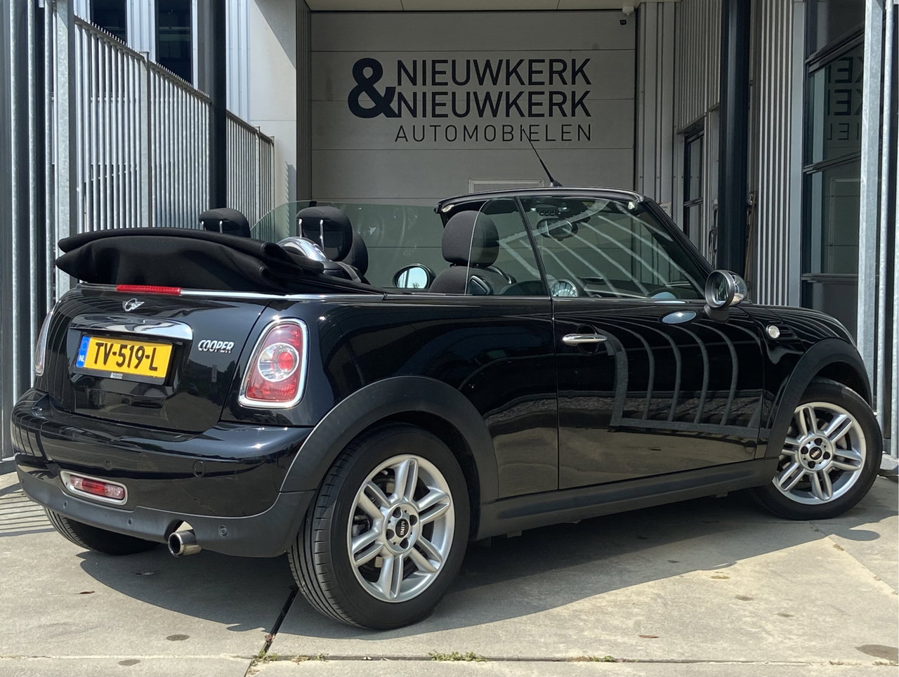 MINI Cooper Cabrio