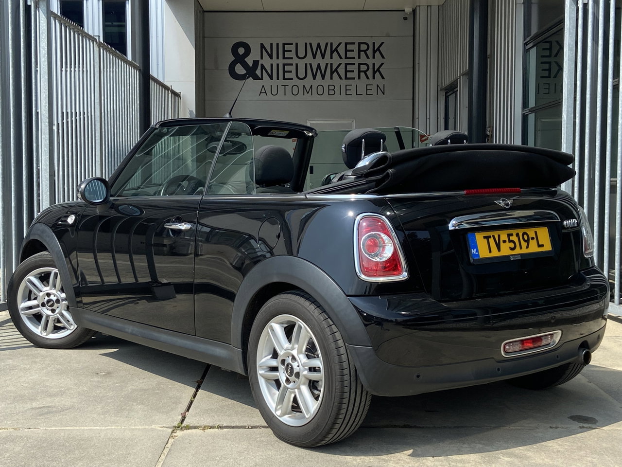 MINI Cooper Cabrio