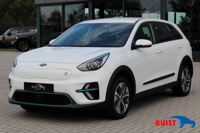 Kia e-Niro - DynamicLine 64 kWh 3 FASE ACC CARPLAY VOORVERWARMING