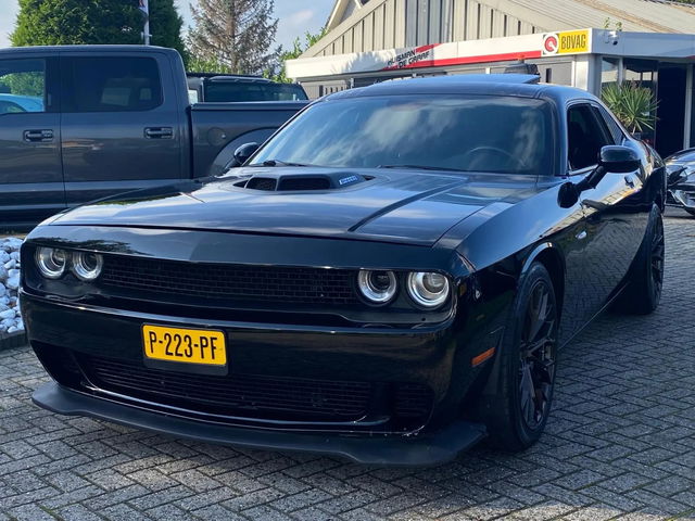 Dodge Challenger - 5.7 V8 Hemi Shaker 2015 Zwart Schuifdak