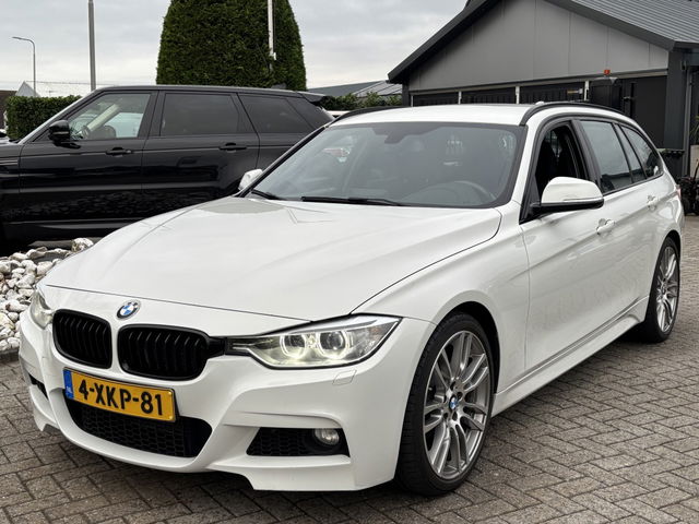 BMW 3 Serie - Touring 320i Exe M-Pakket 2014 Wit Trekhaak