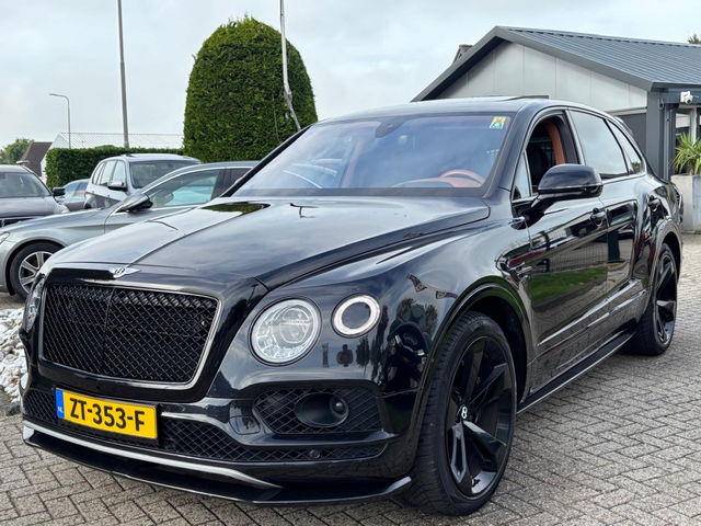 Bentley Bentayga - 6.0 W12 Mulliner 2018 Zwart Carbon Akraprovic