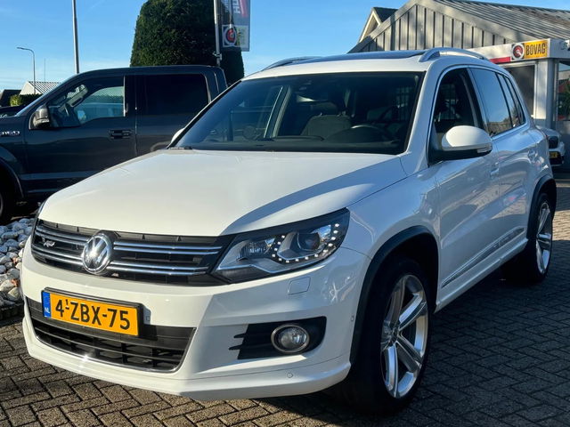 Volkswagen Tiguan - 1.4 TSI R-Line 2014 Wit Xenon LED Alcantara