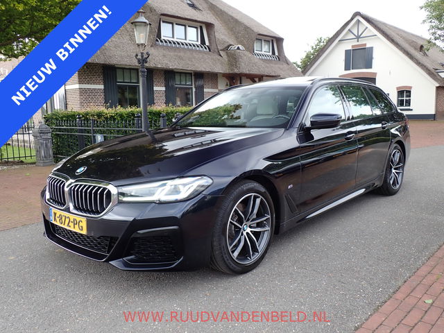 BMW 5 Serie - Touring 520i LCI M-PAKKET SHADOWLINE PANODAK/COMFORTLEER/TREKHAAK