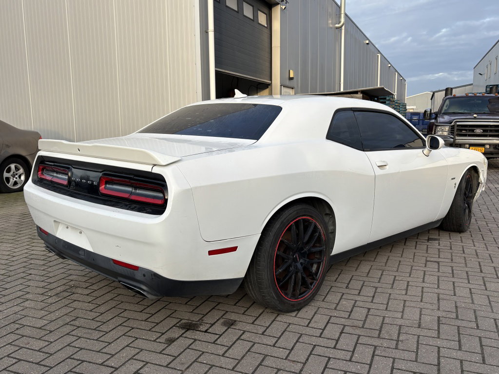 Dodge Challenger