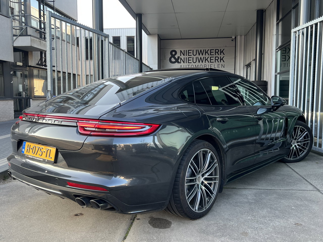 Porsche Panamera
