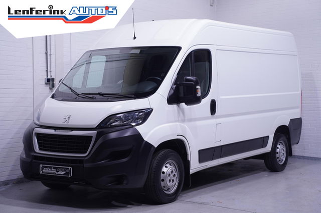 Peugeot Boxer - 2.2 BlueHDi 140 pk L2H2 Premium Navi, Camera Laadruimte Pakket, Trekhaak 2.500 kg, 3-Zits