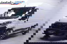 Opel Movano - 2.2D 140 pk L2H2 Black&White Edition Navi Camera, 18" LMV, Treeplanken, Airco ECC, Nieuw, 3-Zits