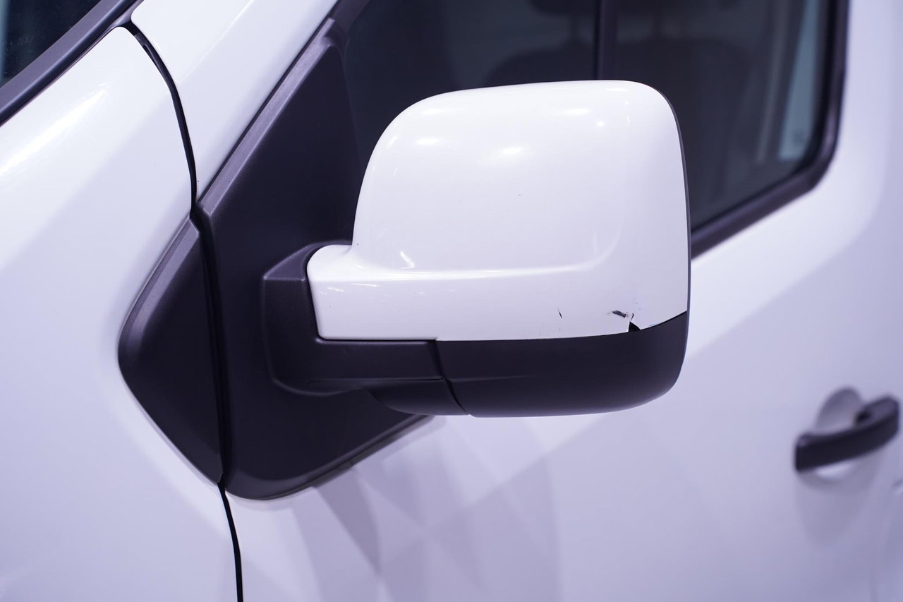 Nissan NV300