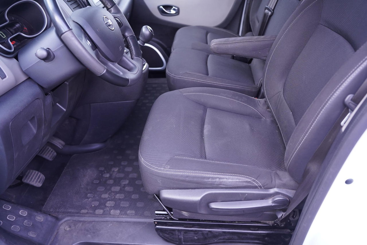 Nissan NV300